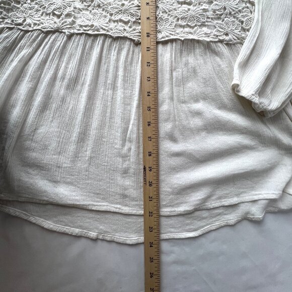 Hollister Peasant Romantic Cream Top, Key Hole Back, Sz. Large, Like New! - Picture 9 of 12